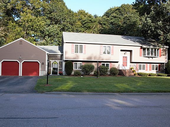 2nd image of 119 Clover Ln