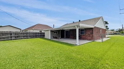 4000 Fir Ct — Photo 2