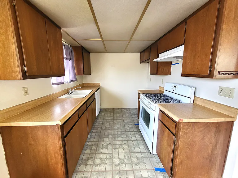 10669 Walnut St — Photo 8