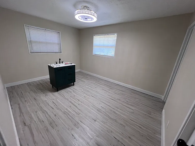 4700 W Leila Ave — Photo 10