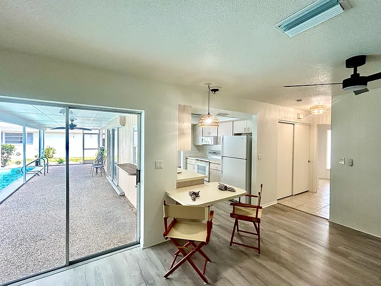 3851 Allenwood St — Photo 27