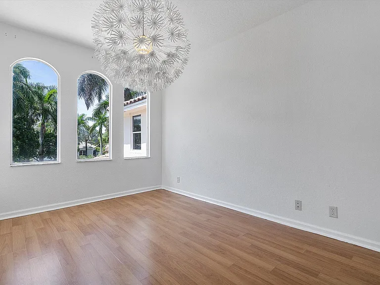 2013 Harbor View Cir — Photo 37