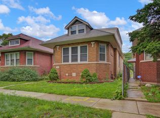 11625 S Hale Ave, Chicago, IL 60643