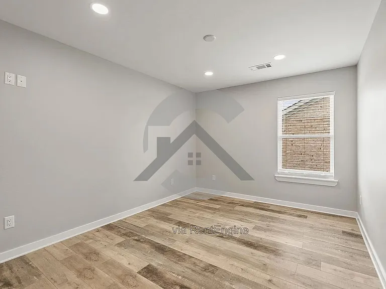 1725 Rohan Cir — Photo 18