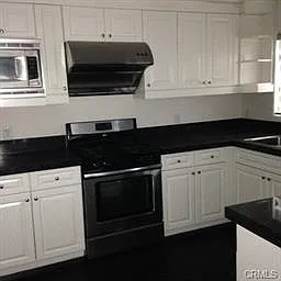 2 bed, 1390 sqft, $3,400 — Photo 2