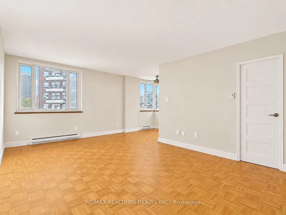 55 Isabella St #707