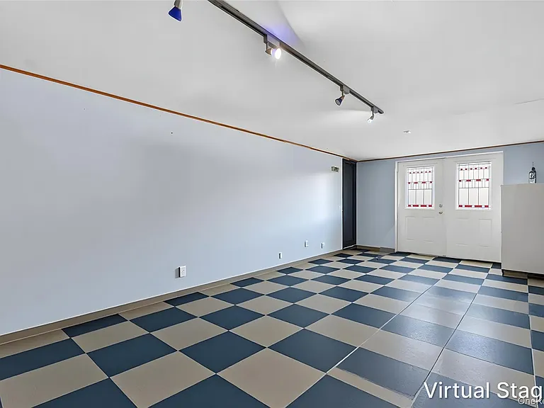 9 Cross Ln — Photo 23