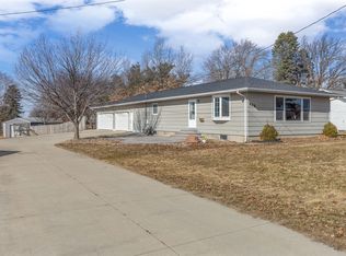 205 N 9th Ave, Vinton, IA 52349