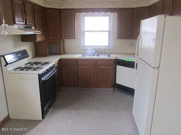 3rd image of 481 S Sheridan Dr