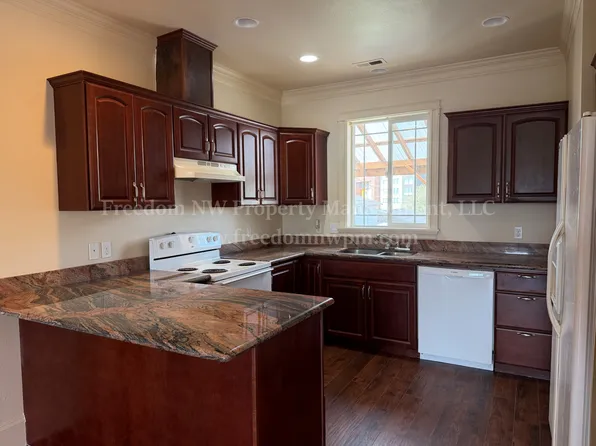 701 Marsh Ave #2C, Centralia, WA 98531