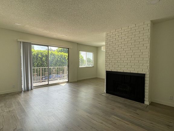 3rd image of 12241 Burbank Blvd #103