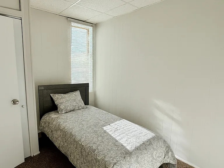 2084 E Pacific St — Photo 15