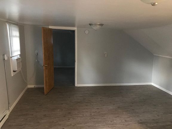 2nd image of 1607 W Adams St #B