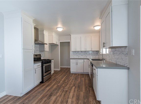 3rd image of 854 S Barnett St