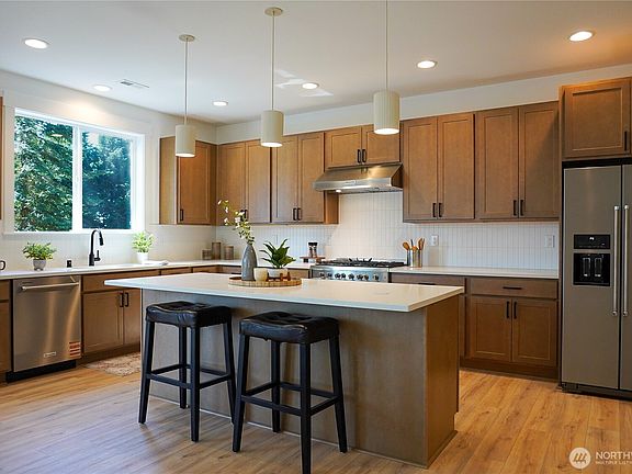 3rd image of 10675 SE 170th Place