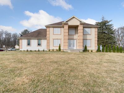 5012 Forest Side Dr, Flint, MI, 48532