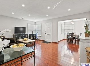 10727 Rhodesia Ave, Sunland, CA 91040