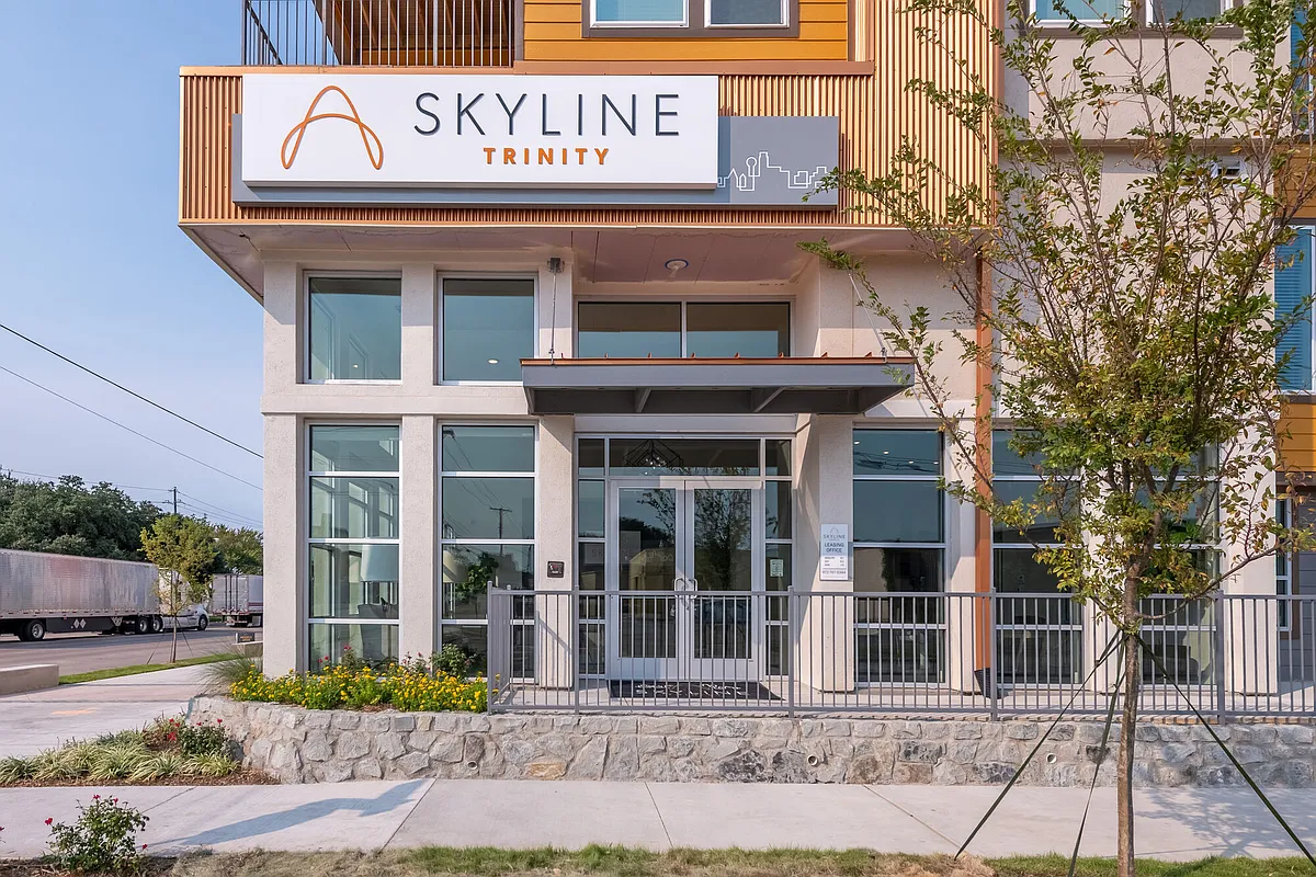 Building Photo - Skyline Trinity