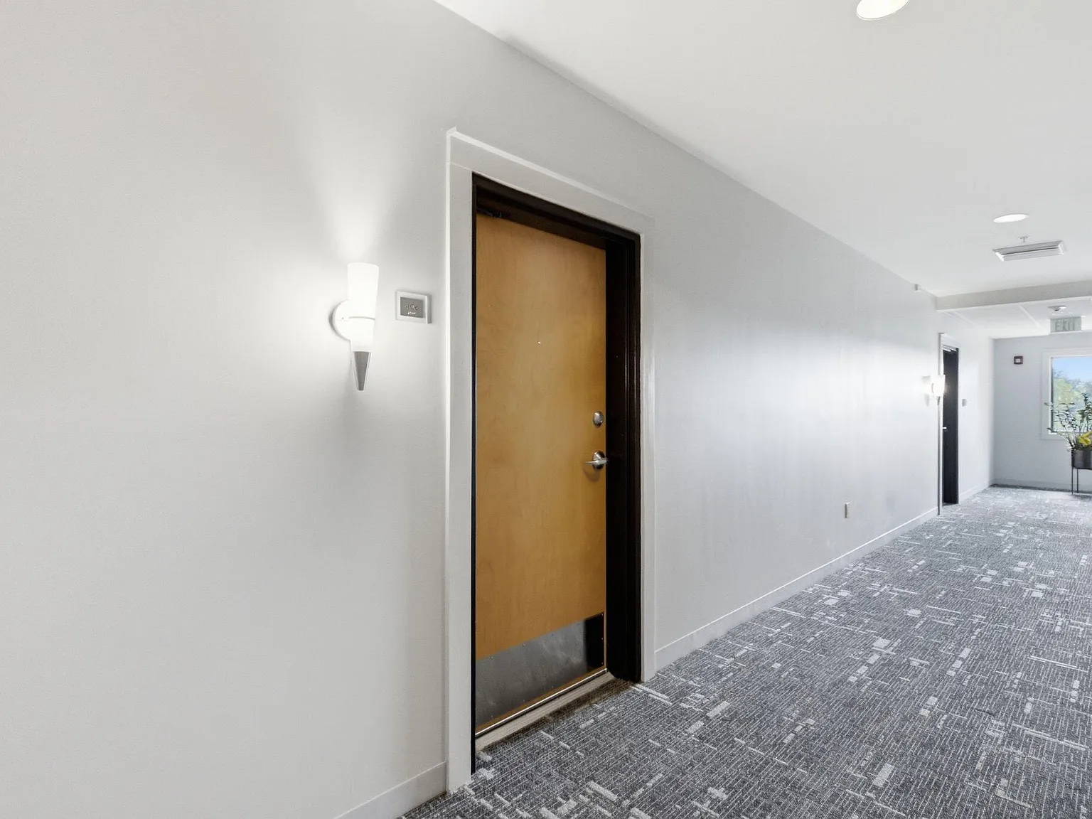 1 bed, 1.0 bath, 816 sqft, $2,100 — Photo 4