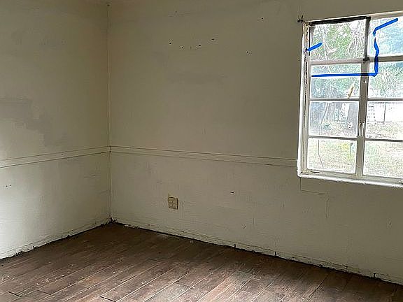 4th image of 908 Edgewood Ave