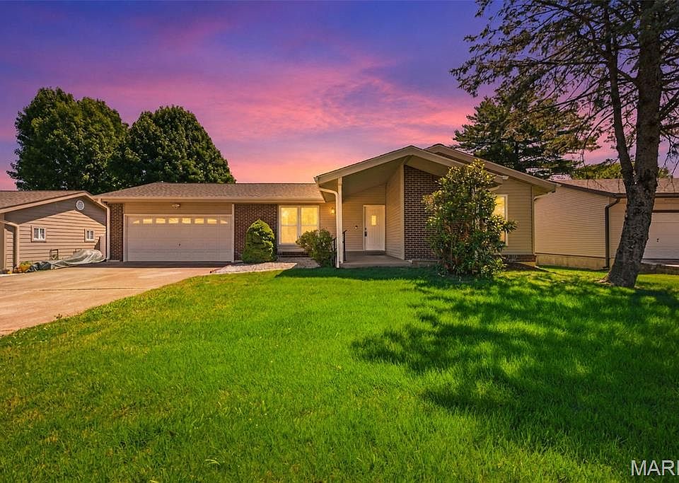 1st image of 2207 Bentley Manor Dr