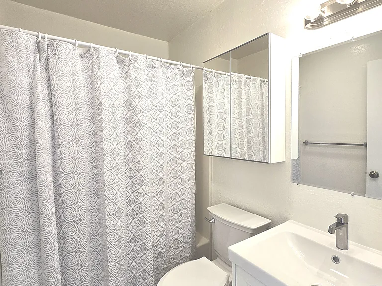 2053 Garnet Ave #1 — Photo 9
