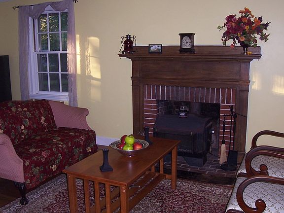 spacious living w/fireplace