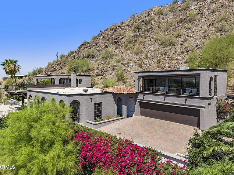 6900 N Highlands Dr — Photo 1