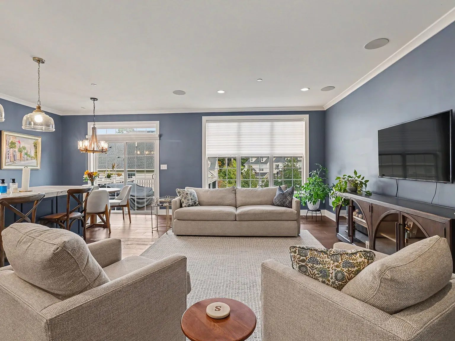 3 bed, 2.5 bath, 2426 sqft, $4,300 — Photo 4