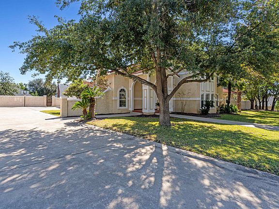 4th image of 203 Mountain View Dr