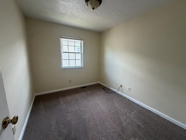 Sleepy Hollow Townhomes — Photo 34