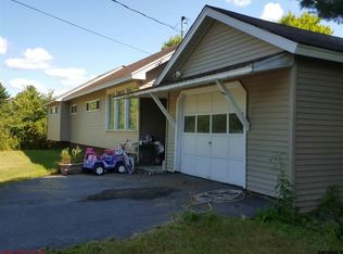 696 Bolt Rd, Glenville, NY 12302