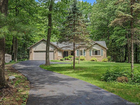 3rd image of 9714 Naiad Rd