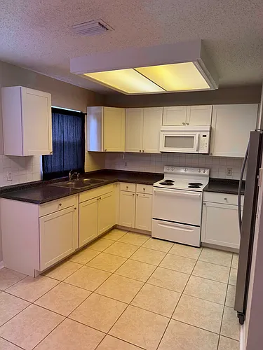 330 Webb St #320 Photo 1