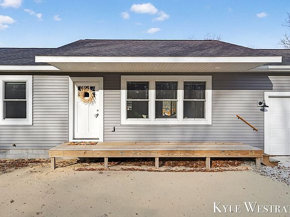 2nd image of 579 S Walker Rd