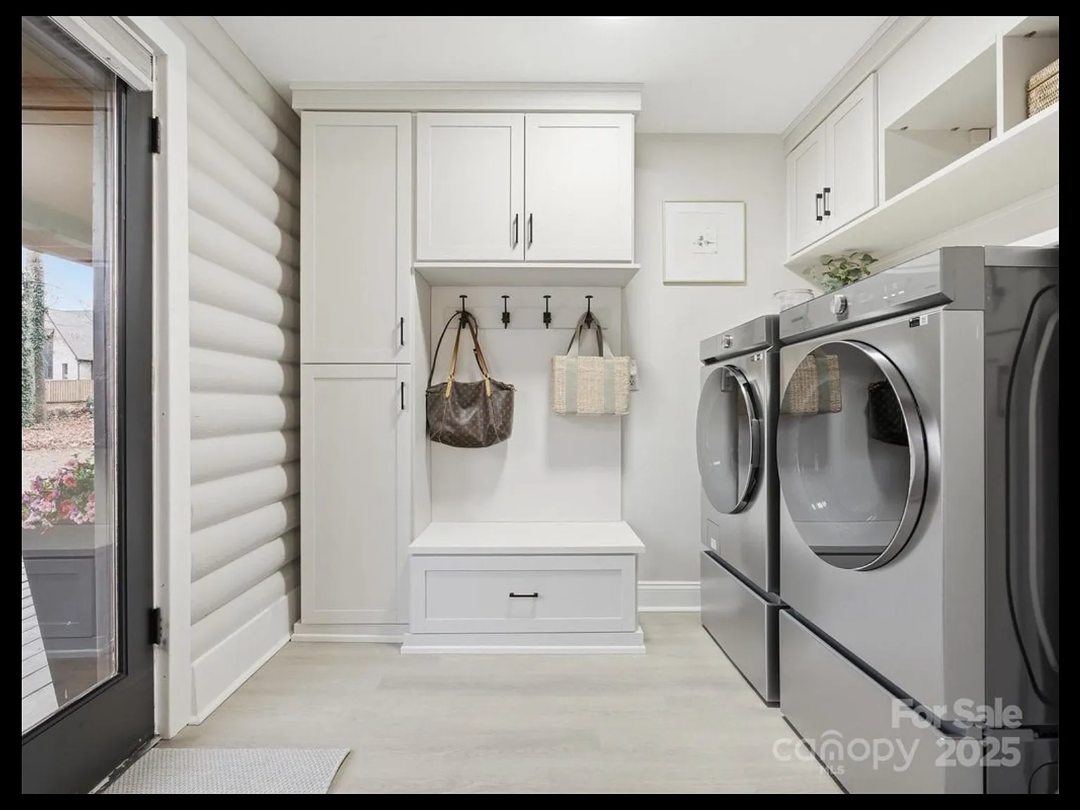 4 bed, 2504 sqft, $4,900 — Photo 2
