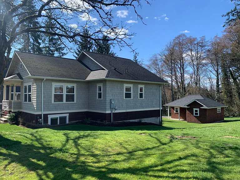 1413 Central St SE — Photo 2