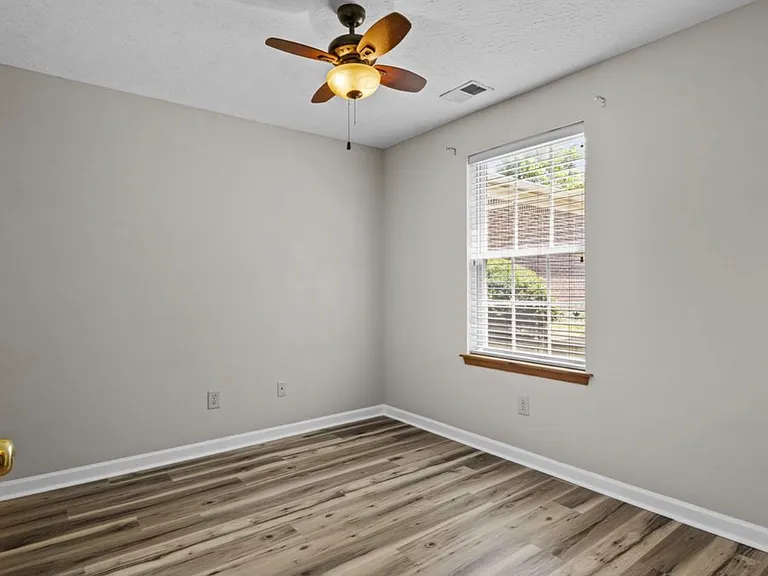 3533 Lochdale Ter — Photo 16