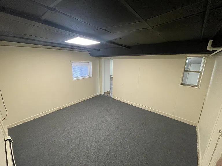 129 E Main St — Photo 4