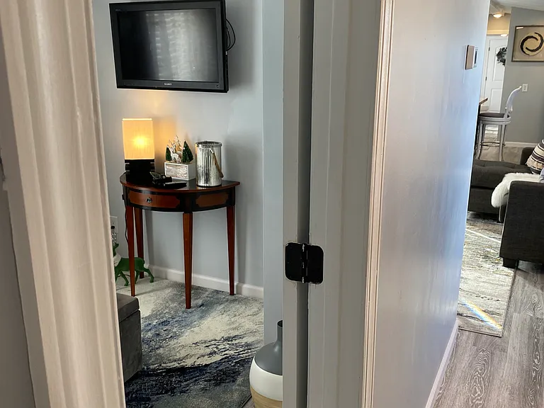 (2nd Bedroom) Den/ Office