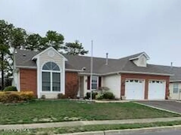 26 Swindon Court, Toms River, NJ 08757