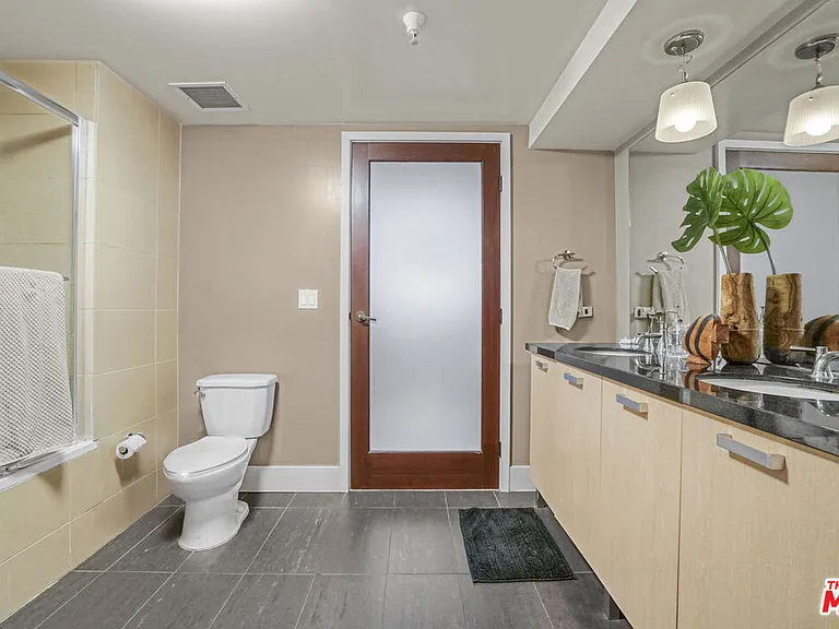 460 S Spring St #212 — Photo 12
