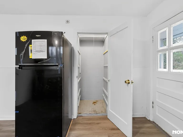 226 Argent Ave — Photo 10