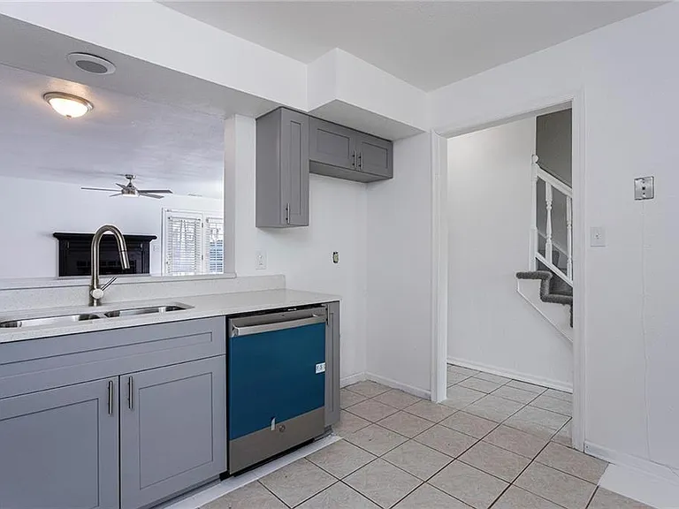 5684 Campus Dr — Photo 5