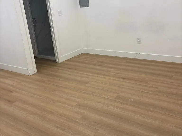 594 Victoria Ct — Photo 5