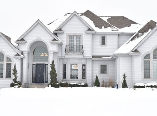 N36W23684 Oak Hill Ln, Pewaukee, WI 53072