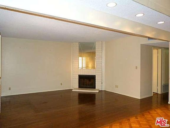 5th image of 8524 De Soto Ave Unit 51