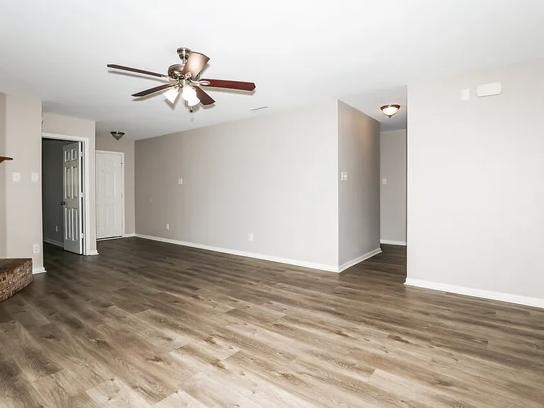 8039 Bach Dr — Photo 7