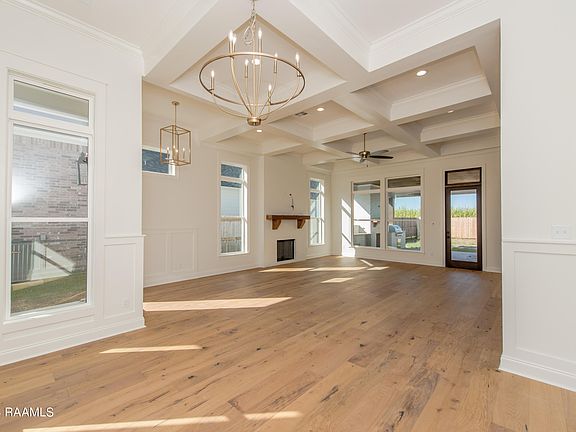 5th image of 105 Canary Palm Way