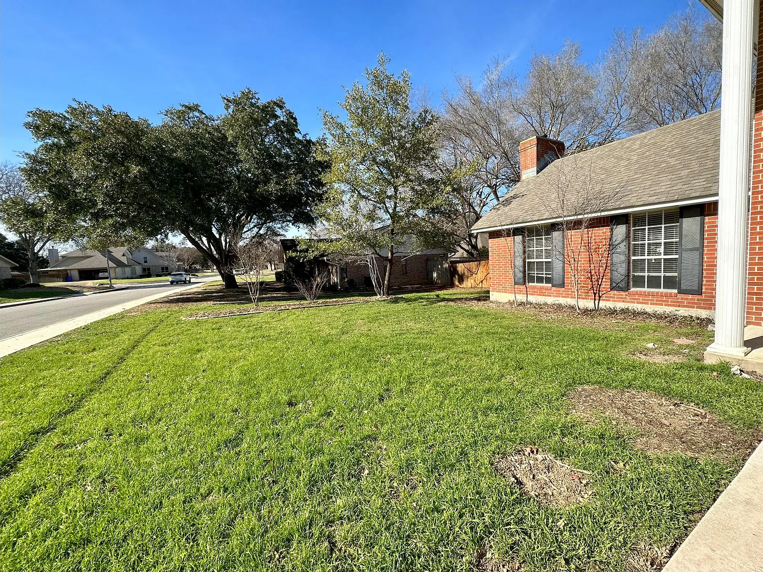 1874 Oak Gln — Photo 3